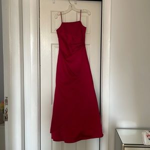 Red David’s Bridal dress with tulle underskirt. Size 8.